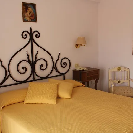 Mora Giardini Naxos