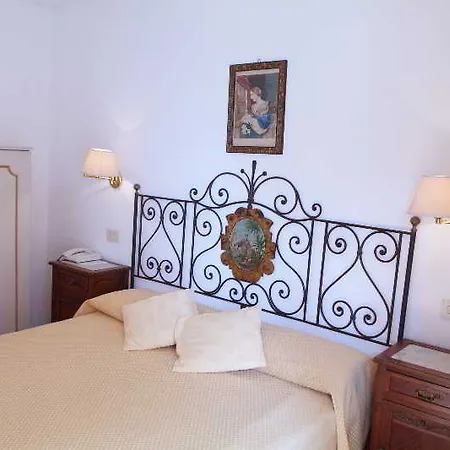 Mora Otel