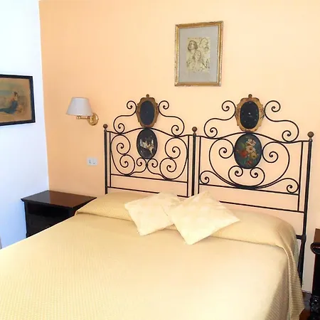 Mora Giardini Naxos