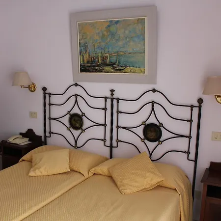 Mora Otel 2*