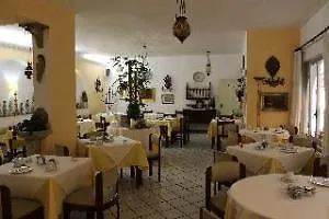 Mora Otel 2*