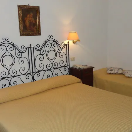 Mora Giardini Naxos