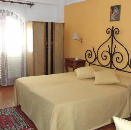 Otel Mora 2*