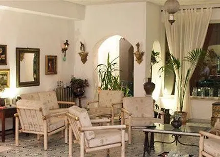 Mora Hotel 2*